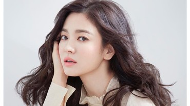 img-title Song Hye Kyo Tolak Syuting Drama karena Cerai?