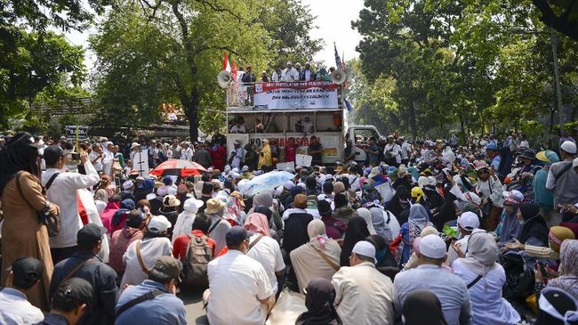 Kemhan Sediakan Air Wudu untuk Massa Kawal Sidang Putusan MK Inisiatif Kemenhan menyediakan air bersih untuk berwudu mendapat sambutan positif dari peserta aksi kawal sidang putusan MK.