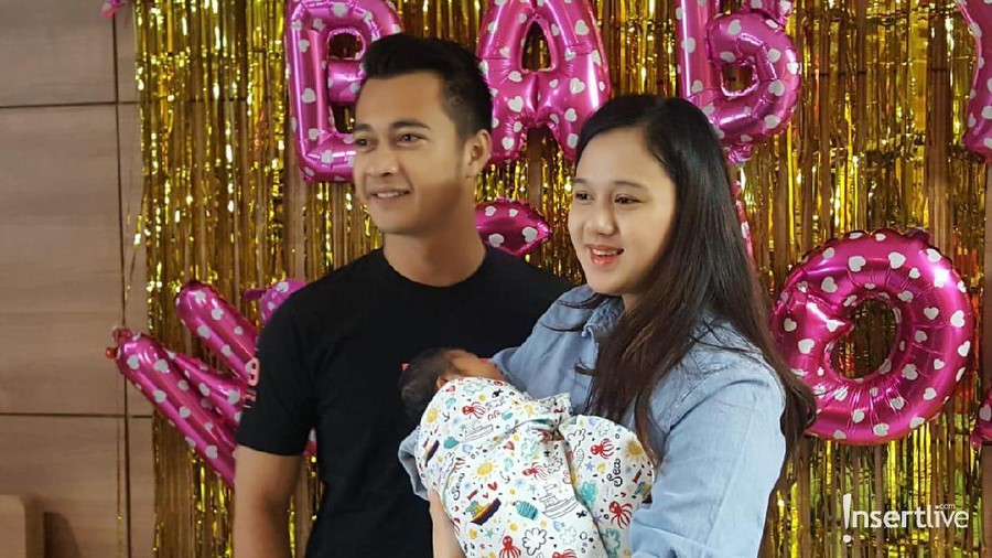 Tanggapan Eza Gionino tentang ibunda usai kelahiran anak pertamanya.