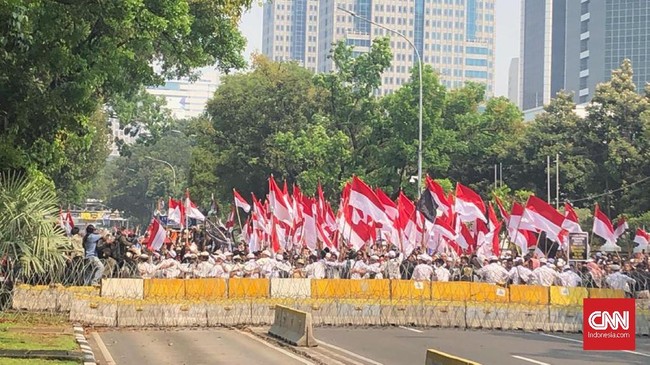 Polisi mencegat 11 remaja asal Tangerang yang hendak ikut aksi Halalbihalal dan Takbir Akbar 266 untuk mengawal sidang putusan di Mahkamah Konstitusi.