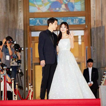 Song Joong Ki Gugat Cerai Tanpa Sepengetahuan Song Hye Kyo?