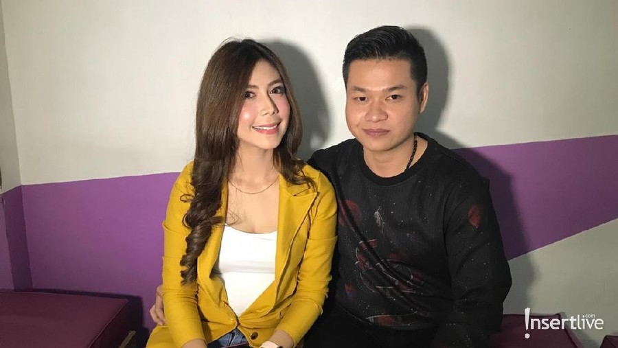 Barbie Kumalasari Sering Video Call Mantan Suami Pakai Baju Seksi Barbie Kumalasari disebut masih menghubungi mantan suaminya, Bagus. Barbie disebut ingin menghancurkan hubungan Bagus dan kekasihnya, Kimberly.