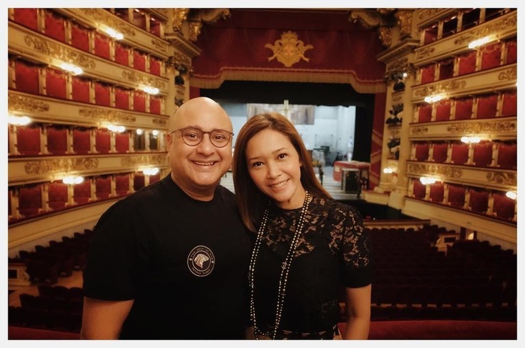 Maia Estianty dan Irwan Mussry berlibur di Italia menggunakan jet pribadi. Insertlive sajikan potret kemesraannya untuk Insertizen: