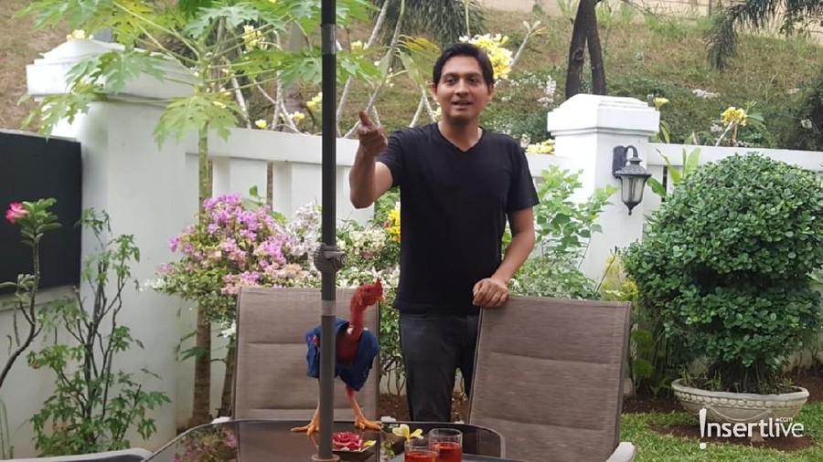 Jalani Diet Ekstrem, Lucky Hakim Makan Bunga Setiap Hari Cerita soal diet yang sedang dijalani Lucky Hakim.