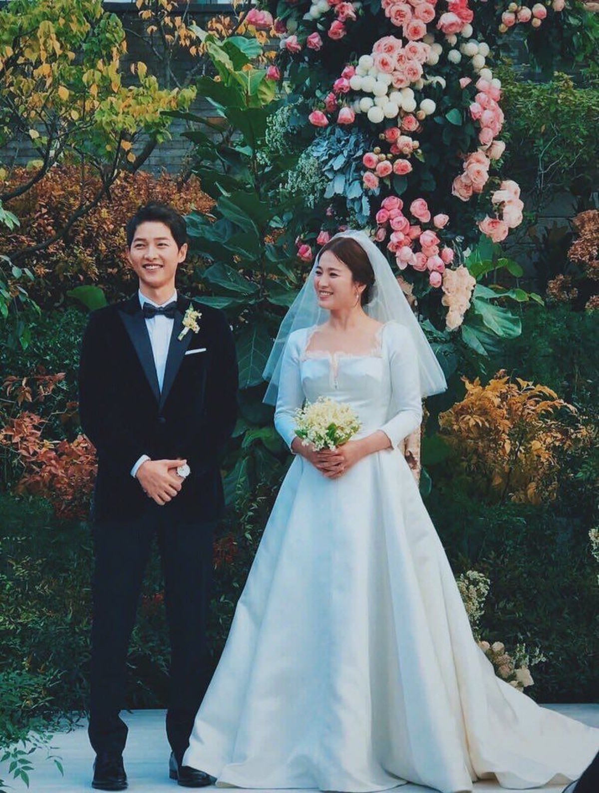 Melihat kembali kemesraan Song Song Couple&comma; Song Hye Kyo dan Song Joong Ki yang akan segera bercerai&period;