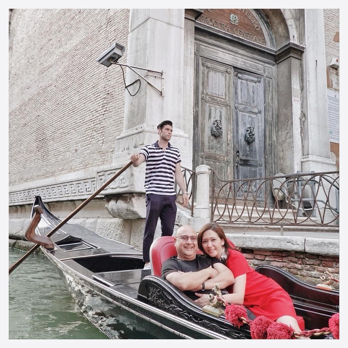 Maia Estianty menceritakan kehidupannya setelah menikah dengan Irwan Mussry&period; Dia mengaku jika dulunya mereka hampir jadi saudara ipar&comma; kenapa&quest;