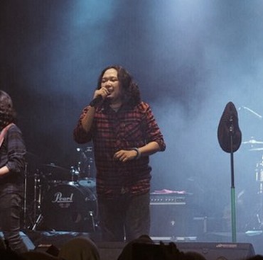 Lirik Lagu Lubang Di Hati - Letto