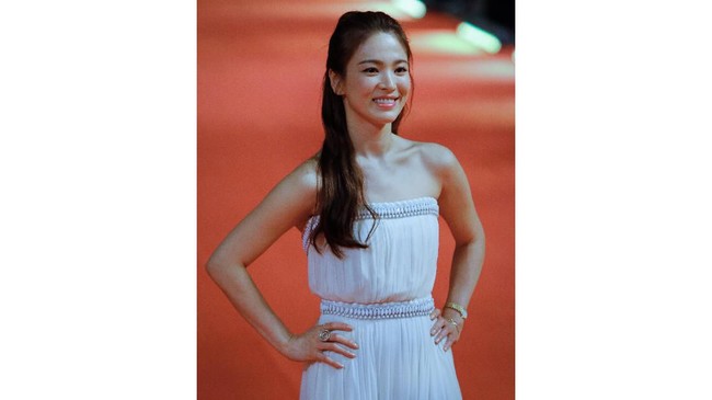 FOTO: Song Hye Kyo, 'Dewi' Fashionable Korea Selatan