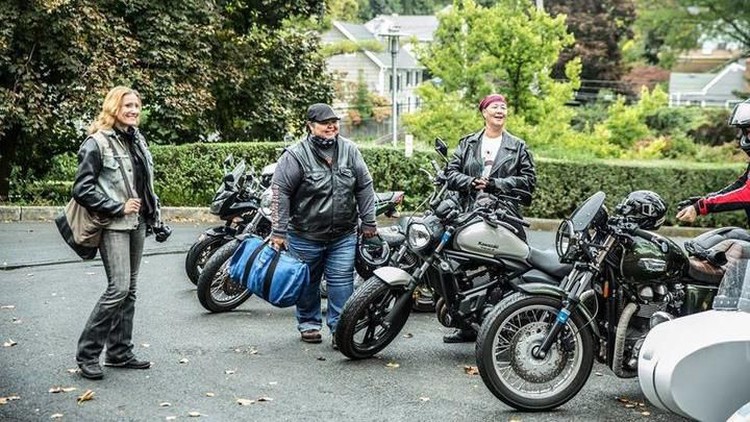 Kalau biasanya klub motor suka konvoi di jalan raya, klub motor satu ini malah jadi pengantar ASI lho.