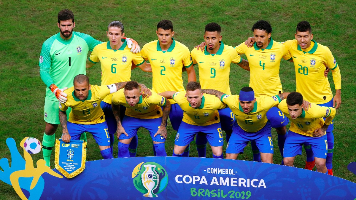 FOTO: Drama Adu Penalti Timnas Brasil vs Paraguay