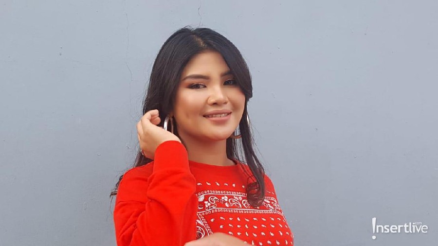 Lucinta Luna - Meldi Kolaborasi, Netizen: Perkumpulan Halu Bersatu Rosa Meldianti dan Lucinta Luna akan jadi pembawa acara di salah satu televisi swasta.