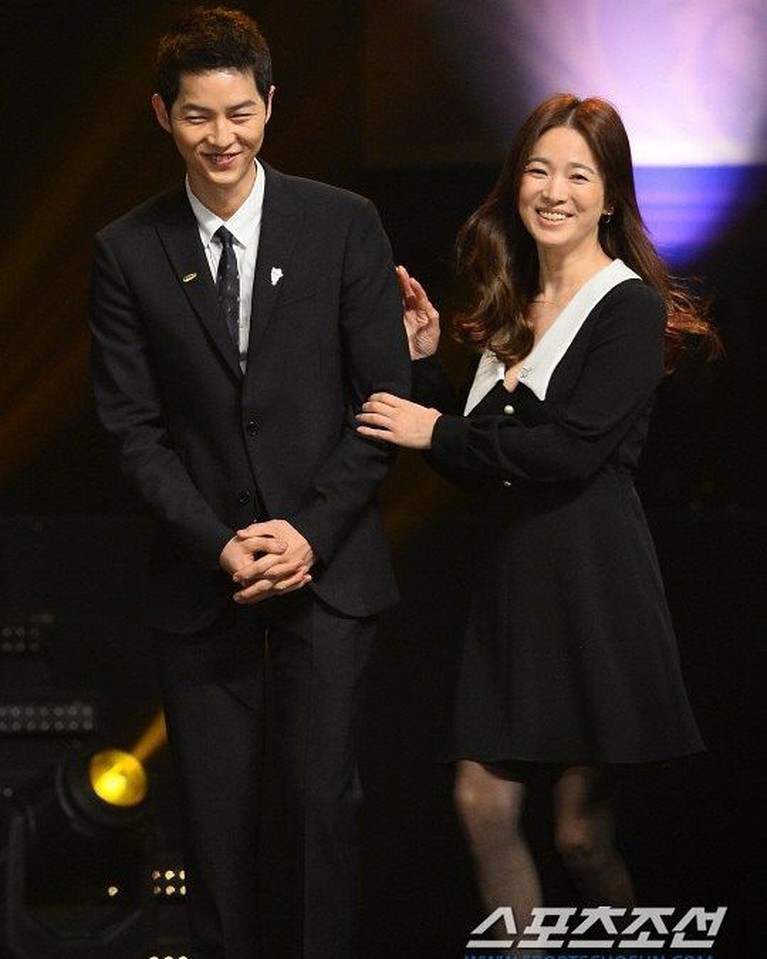 Melihat kembali kemesraan Song Song Couple, Song Hye Kyo dan Song Joong Ki yang akan segera bercerai.