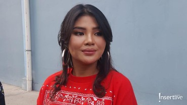 img-title Keceplosan, Meldi Bilang Lesung Pipinya Palsu