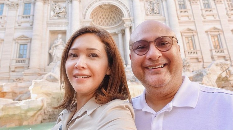 Maia Estianty menceritakan pertemuannya dengan Irwan Mussry sampai kini mereka jadi pasangan suami istri.