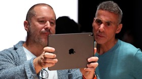Kecewa Pada Tim Cook Disebut Jadi Alasan John Ive Hengkang