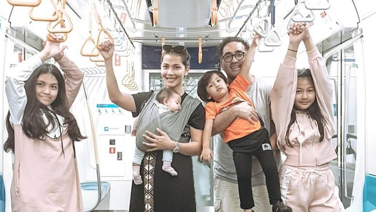 Tiap keluarga punya quality time masing-masing, termasuk keluarga Nadia Mulya.