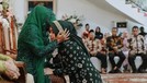 Potret manis dari pernikahan putri sulung Gubernur Jawa Timur Khofifah&comma; Patimasang atau Ima&comma; dengan Fadil Wirawan&period;