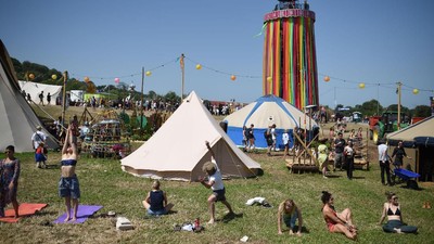 Sungai Dekat Festival Glastonbury Tercemar Kokain-Ekstasi