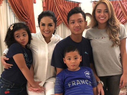 Sebelum Status Aneh Raul, Anak Minta KD Beri Waktu untuk Keluarga