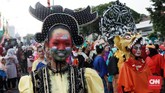 FOTO: Wajah Baru Jakarta dalam Kemeriahan Jakarnaval Parade Jakarnaval menjadi penutup ulang tahun DKI Jakarta ke-492. Karnaval ini dimeriahkan 5.000 peserta yang menampilkan parade budaya dan kendaraan hias.