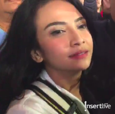 Pesan Netizen Lihat Vanessa Angel Pamer Belahan Dada