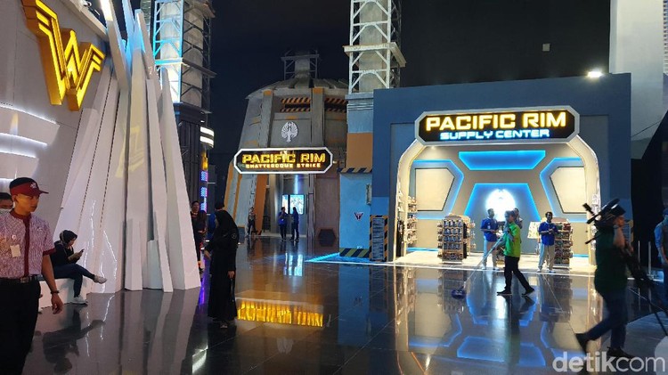 Mengisi liburan sekolah, ajak si kecil untuk menjajal pengalaman baru yuk. Salah satunya dengan bermain pacific rim yang seru dan menegangkan.
