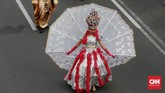 FOTO: Wajah Baru Jakarta dalam Kemeriahan Jakarnaval Parade Jakarnaval menjadi penutup ulang tahun DKI Jakarta ke-492. Karnaval ini dimeriahkan 5.000 peserta yang menampilkan parade budaya dan kendaraan hias.