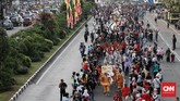FOTO: Wajah Baru Jakarta dalam Kemeriahan Jakarnaval Parade Jakarnaval menjadi penutup ulang tahun DKI Jakarta ke-492. Karnaval ini dimeriahkan 5.000 peserta yang menampilkan parade budaya dan kendaraan hias.