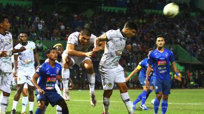 Dua tim yang menghuni dua posisi teratas PS Tira Persikabo dan Bali United sama-sama meraih kemenangan pada pekan ke-13 Liga 1 2019.