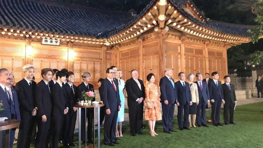 Cerita di Balik Pertemuan Personel EXO dan Donald Trump Ivanka Trump mengaku penggemar K-Pop.