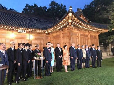 Cerita di Balik Pertemuan Personel EXO dan Donald Trump