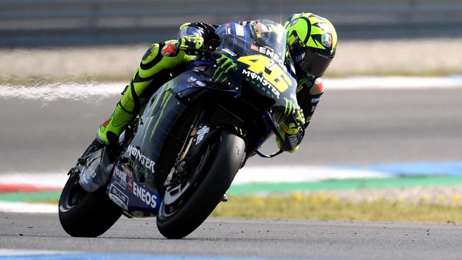 Pembalap Monster Energy Yamaha, Valentino Rossi, mengaku senang atas hasil yang diraih rekan setimnya, Maverick Vinales dan timnya di MotoGP Belanda.