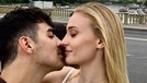 Awal Mei 2019&comma; Joe Jonas dan Sophie Turner resmi menikah di Las Vegas&period;Keduanya&comma;membagikan momen kebahagiaan tersebut sejak masih berpacaran&period;Berikut&comma;6 potretnya&period;