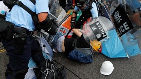 Polisi Hong Kong Terlibat Bentrok dengan Demonstran