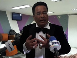 Hotman Paris Ngaku Lebih Ganteng dari Michael Jackson, Masa Sih?