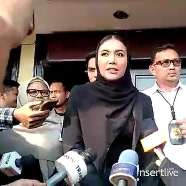 Tangis Jerry Aurum Pecah Saat Video Call dengan Anak