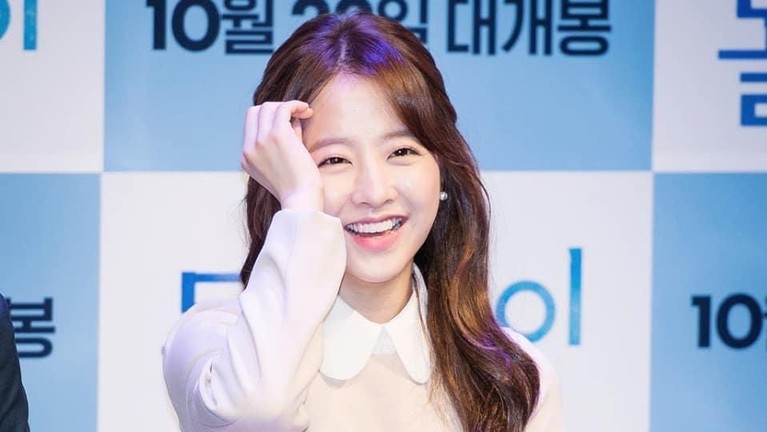 8 Potret Cantik Pemeran Do Bong Soon di Strong Girl Do Bong Soon Drama Strong Girl Do Bong Soon yang tayang di Trans TV, diperankan oleh Park Bo Young. Berikut ini deretan foto penampilan cantik Park Bo Young.