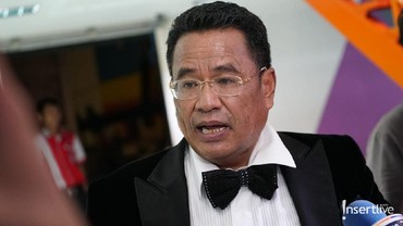 Hotman Paris Minta Jokowi Stop Terima Penerbangan dari China