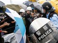 Lempar Telur ke Polisi Saat Demo, Seniman Hong Kong Diadili