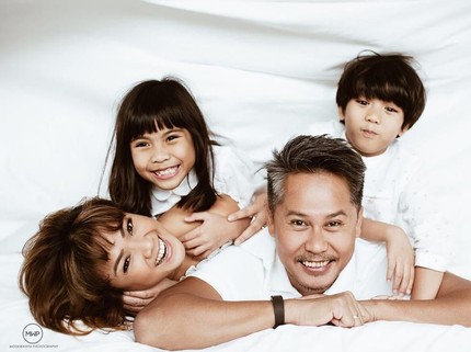 Terpopuler: Desain Ruang Keluarga, Kondisi Anak Nirina Zubir Positif COVID-19