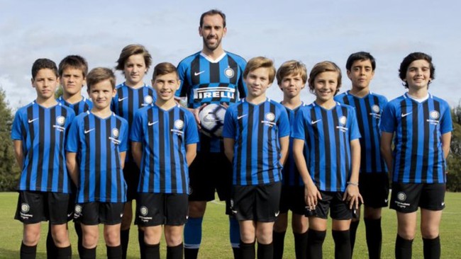 Inter Milan secara resmi mengumumkan perekrutan Diego Godin dari Atletico Madrid dengan status bebas transfer pada Senin (1/7) pagi waktu setempat.