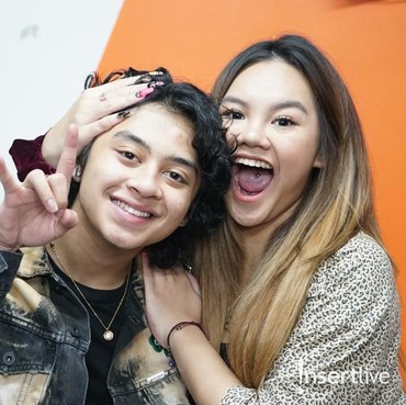 Melihat Lagi 5 Momen Kemesraan Bastian Steel dan Shafa Harris