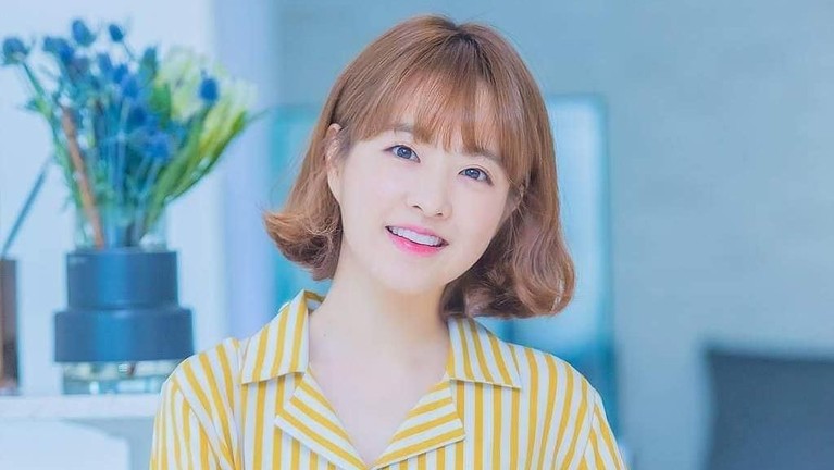 Drama Strong Girl Do Bong Soon yang tayang di Trans TV, diperankan oleh Park Bo Young. Berikut ini deretan foto penampilan cantik Park Bo Young.