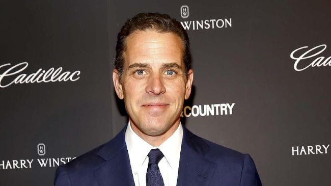 Putra Joe Biden Diinvestigasi terkait Pajak Putra presiden terpilih Amerika Serikat Joe Biden, Hunter, mengaku sedang diselidiki pemerintahan Donald Trump terkait pajak.