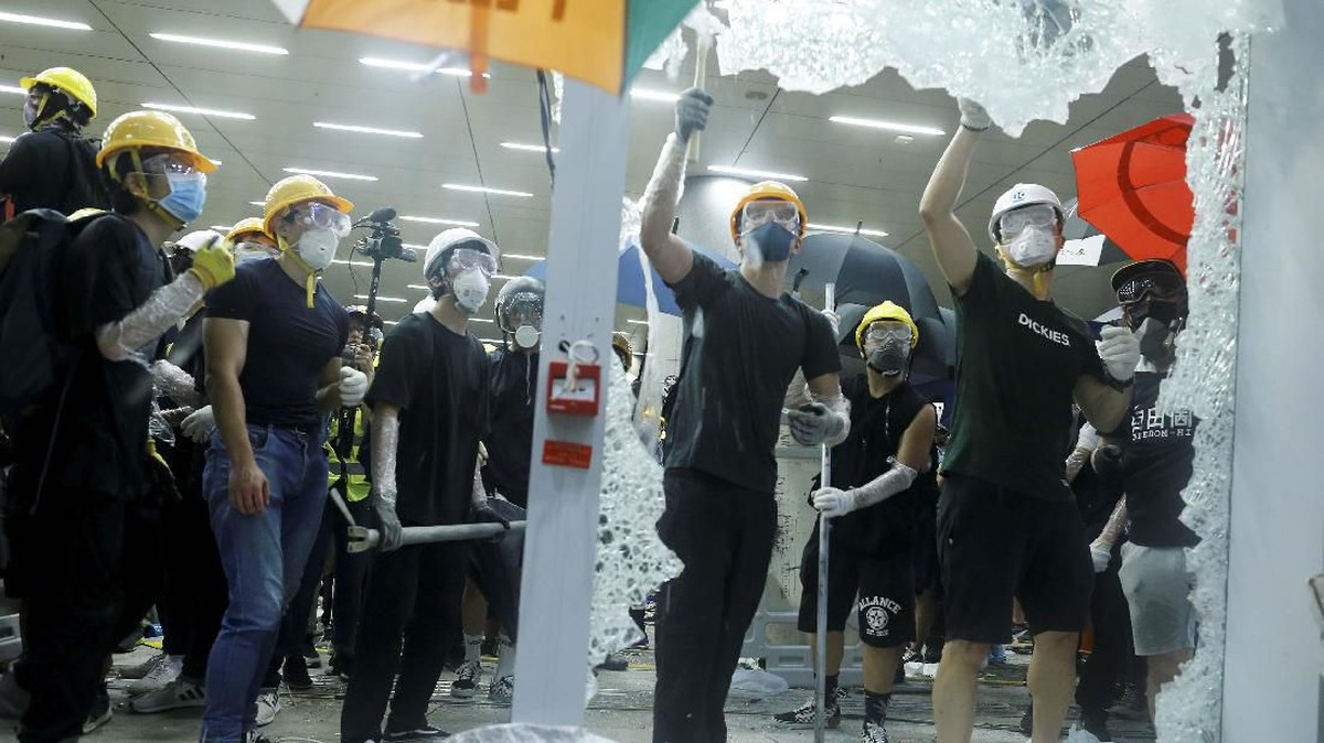 FOTO: Sisa Amuk Massa di Gedung Parlemen Hong Kong