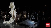 FOTO: Schiaparelli dan 'Nyalang' Debut Daniel Roseberry Desainer anyar Schiaparelli, Daniel Roseberry, menggelar debut koleksi haute couture-nya pada gelaran Paris Couture Week.
