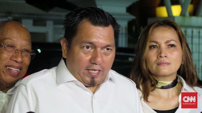 Wasekjen PPP Ade Irfan menilai Hanum Rais ingin mencari perhatian dengan menempatkan dirinya sebagai tokoh antagonis dalam kasus Wiranto.