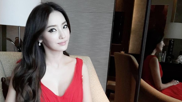 7 Artis Korea Ini Masih Terlihat Cantik Meski Berusia Matang Artis wanita Korea Selatan memang dikenal memiliki wajah dan penampilan yang cantik. Berikut ini deretan artis Korea yang masih terlihat cantik meski sudah tua.