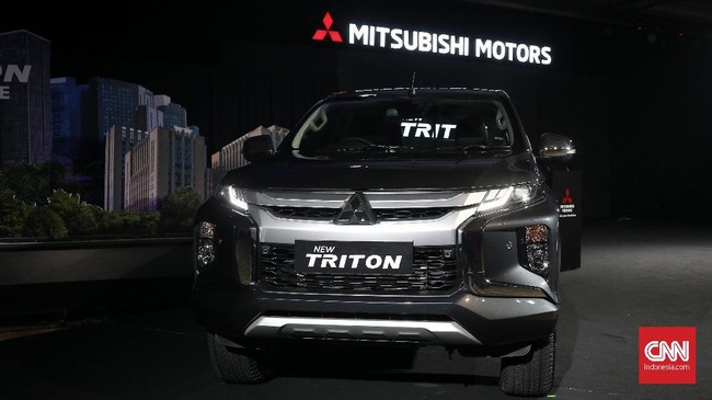 Mitsubishi Indonesia memilih Triton menggunakan mesin baru, namun mengikuti regulasi Euro 2 mesin diesel yang berlaku di Indonesia.