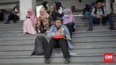 FOTO: Saat Ratusan Orang Berburu Peruntungan di Bursa Kerja Ratusan pencari kerja mencoba peruntungan pada gelaran Mega Career Expo, Gelora Bung Karno, Jakarta (2/6).